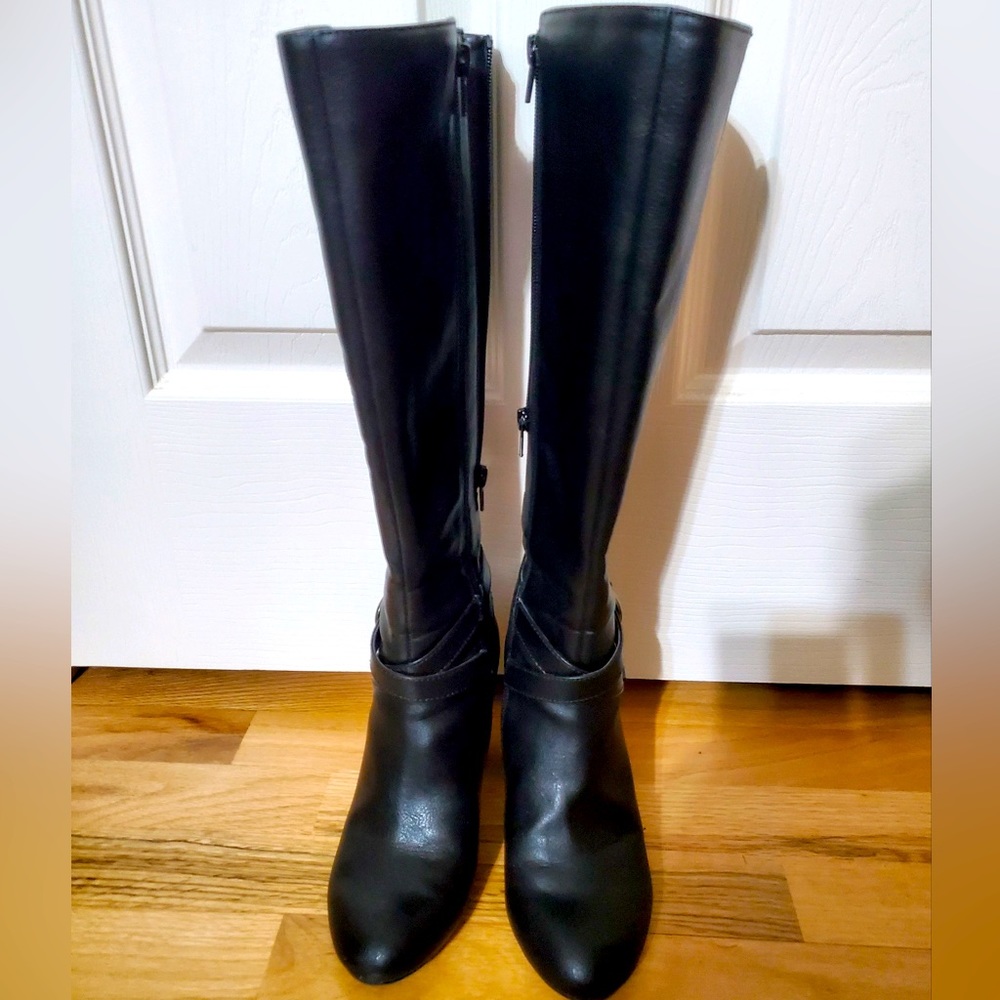 Womens naturalizer Lyla Knee High Heeled Boots, Black Smooth. Worn once.